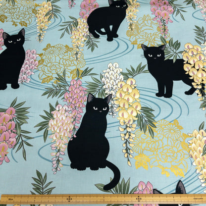 Quilt Gate | gilded wisteria flowers and black cats 燙金紫藤花大黑貓 | cotton printed sheeting 純棉