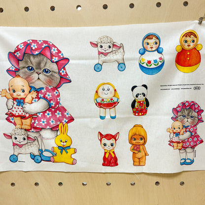 Unclecat 貓叔叔 | rumi and old toys | cotton linen 棉麻